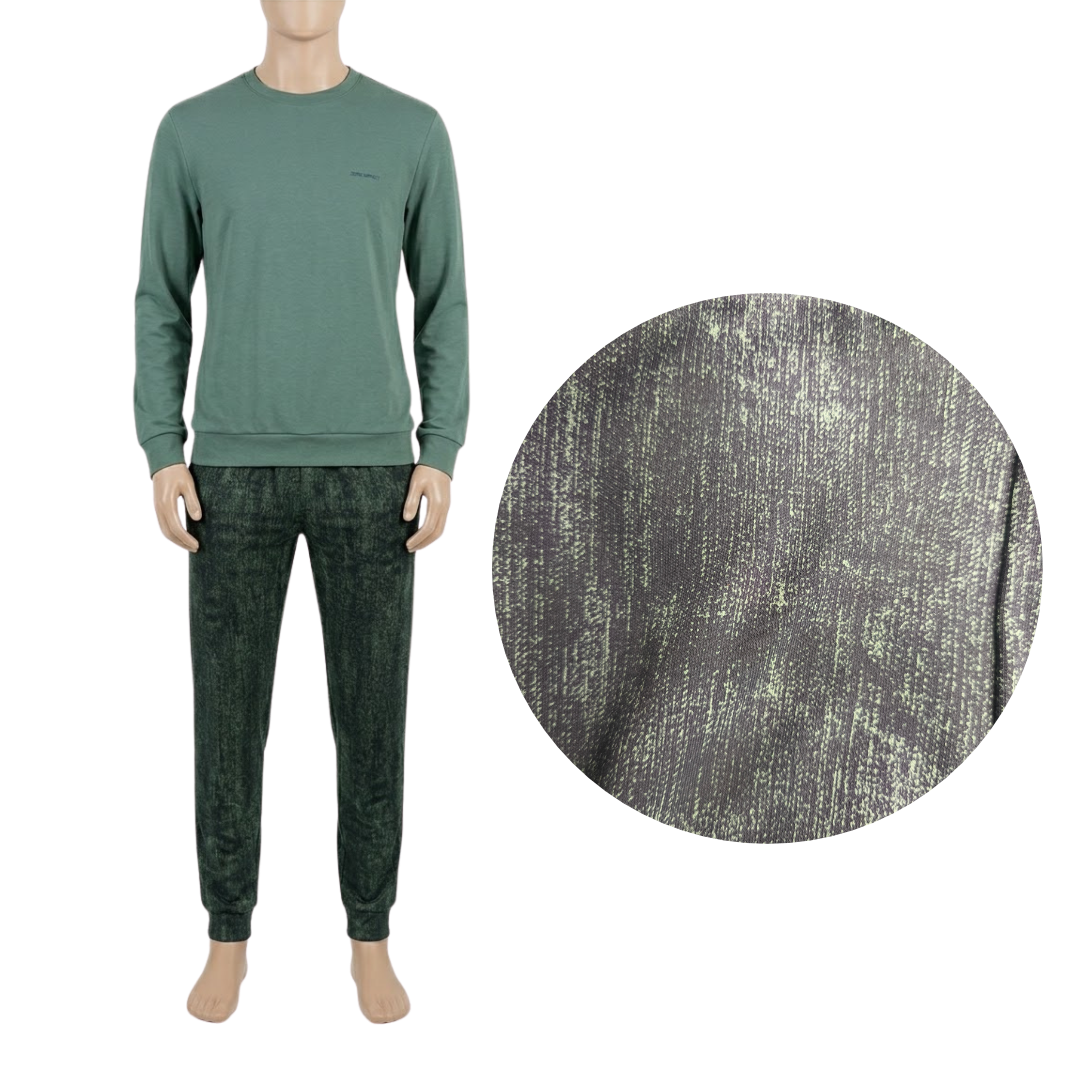 Pigiama Uomo Linea "Zero Impact" Taglia Comfort – Maglia Salvia e Pantalone Effetto Jeans
