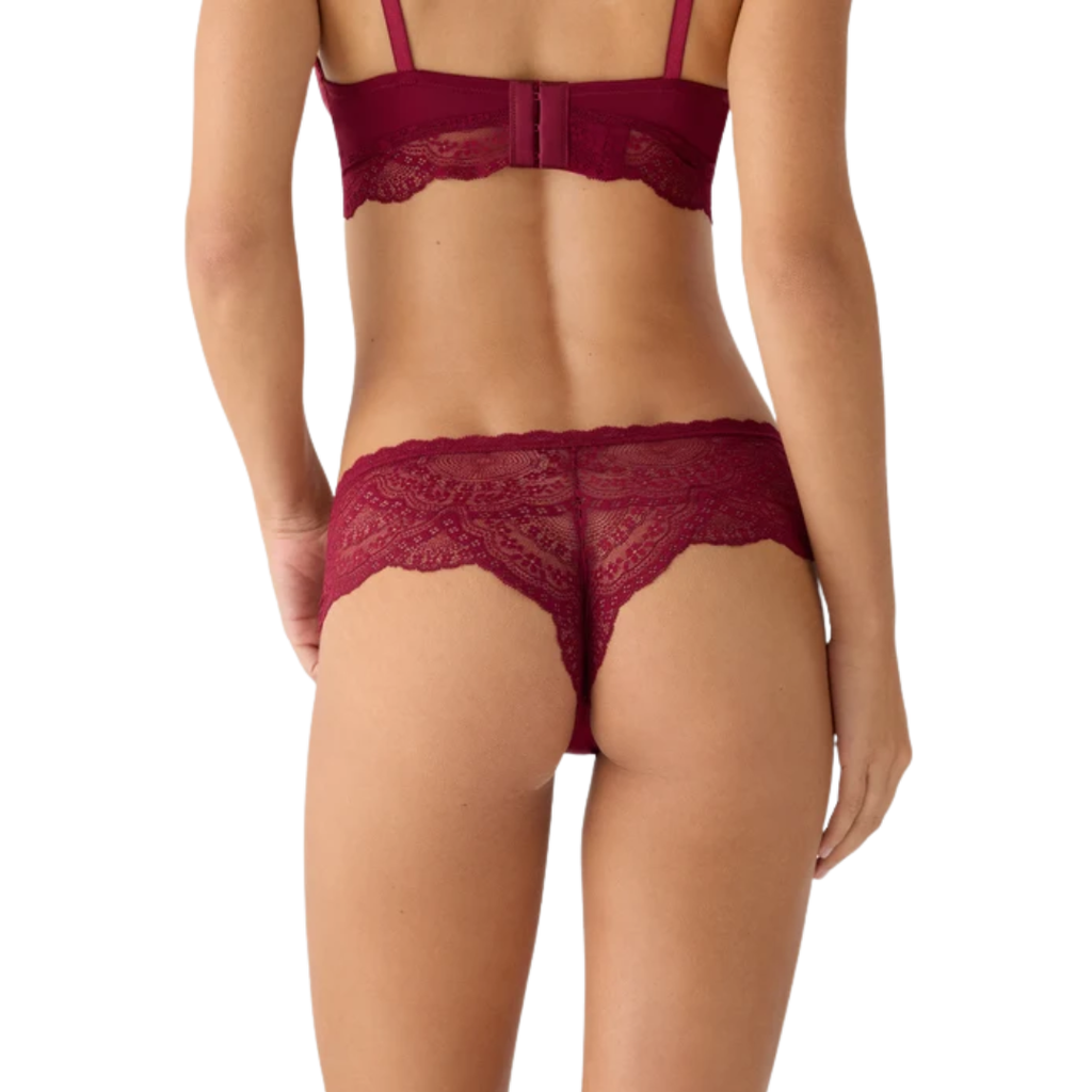 Shorty Brasiliano in Pizzo e Tessuto Liscio