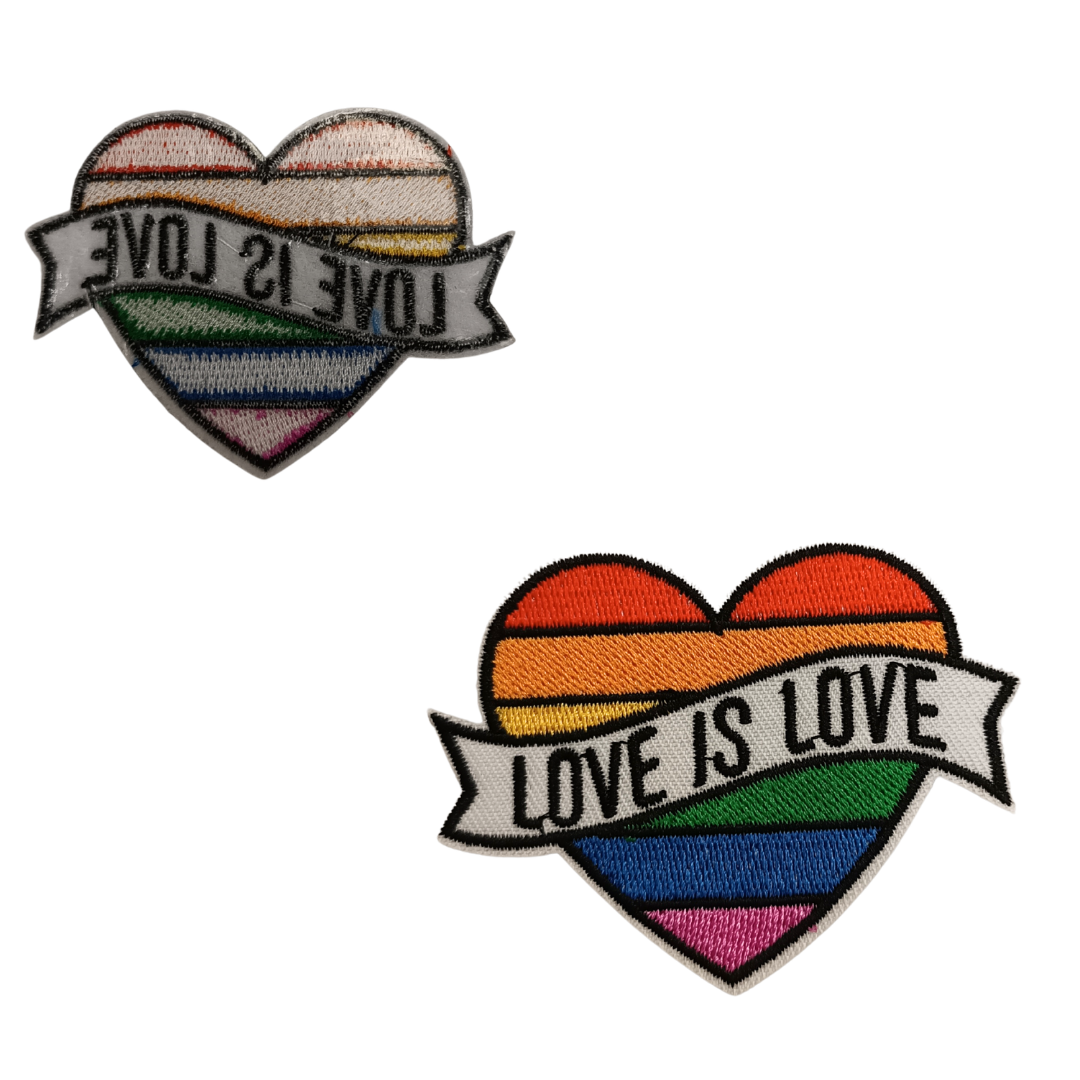 TOPPA RICAMATA TERMOADESIVA CUORE RAINBOW "LOVE IS LOVE"